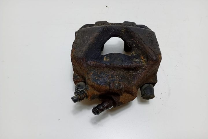 Etrier  dreapta fata x-drive BMW Seria 3 E90/E91/E92/E93