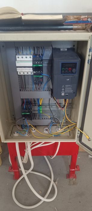 Electrician calificat cu experiență