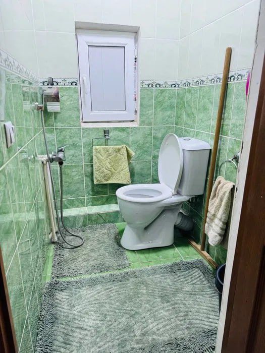 Продаю 4-х комнатную квартиру на Сергели 2