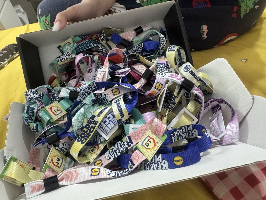 Bratari Beach Please