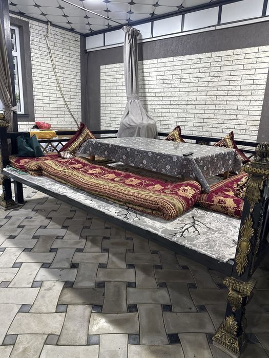 тапчан для сада.