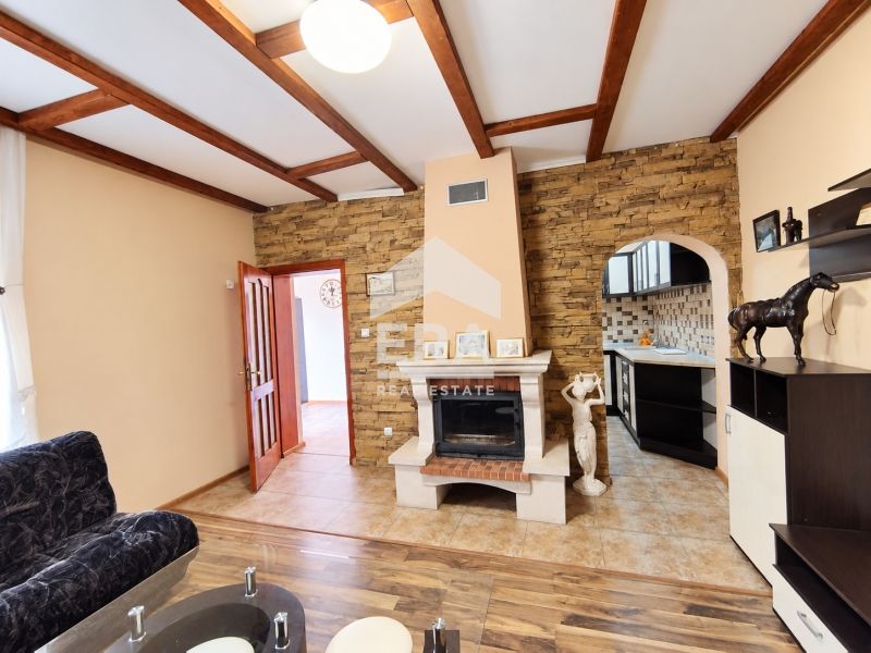 Продава се Къща в с. Капитан Андреево, Област Хасково - 300 кв.м за 427 €/кв.м - Снимка #1