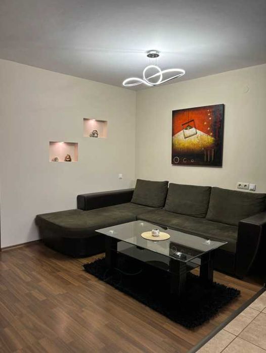 Дава се под наем Тристаен апартамент в София, Витоша - 113 кв.м за 899 € - Снимка #1