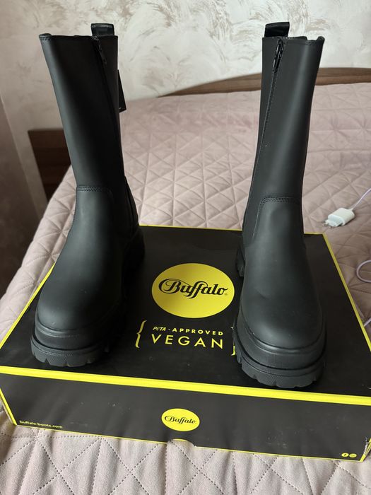 Обувки Buffalo.