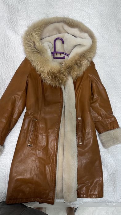 Натуральная теплая дубленка коричневого цвета