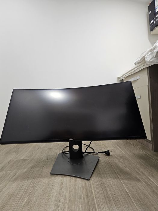 Monitor curbat Dell