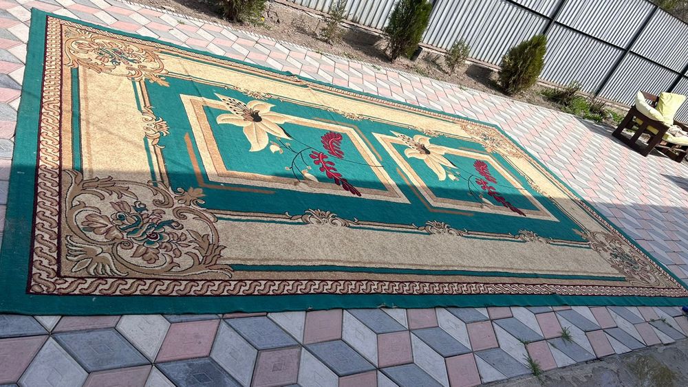 Продам палас в хорошем состоянии