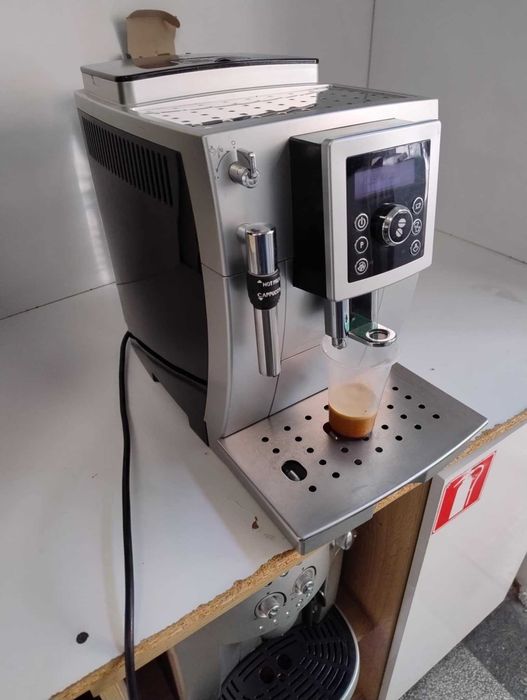 Кафеавтомат-Кафемашина DeLonghi 1450W 15 bar Cappuccino-Kaпучино