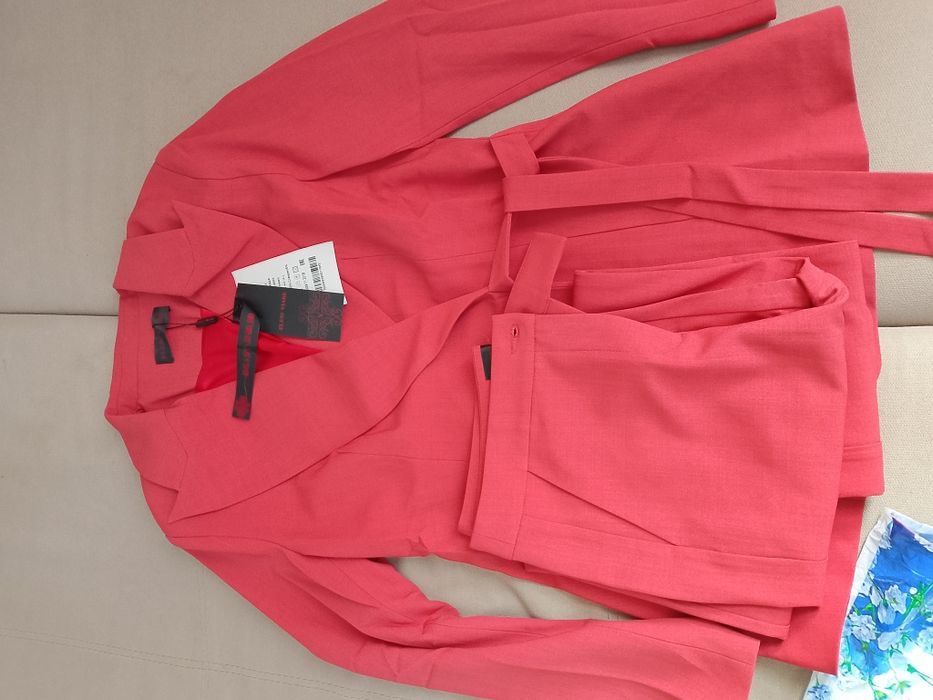 Брюшной костюм женский