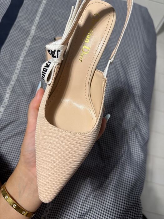 Pantofi Dior, noi