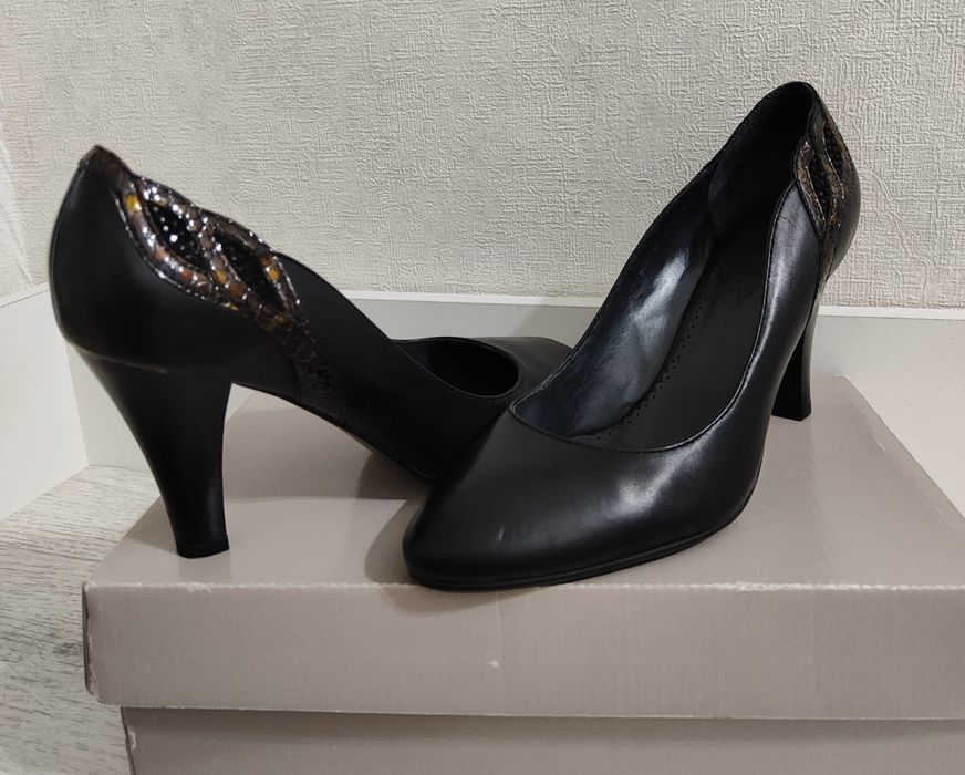 Продается туфли кожаные 3 пары