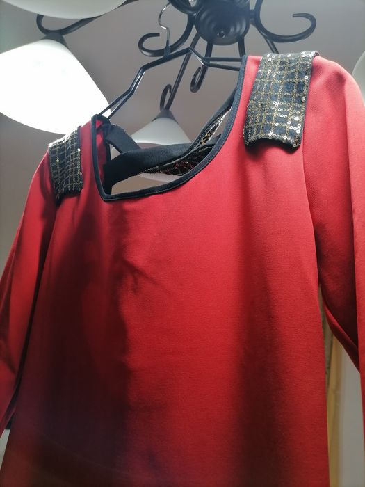 Rochie roșie cu paiete mărimea m sau s