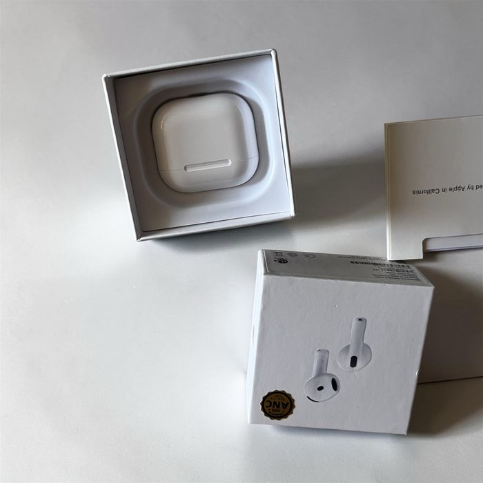 Слушалки AirPods Pro4