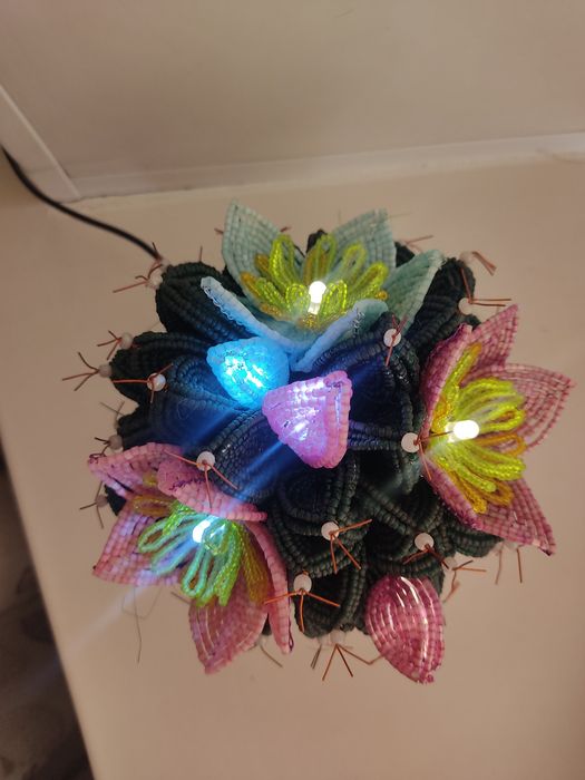 Кактус из бисера