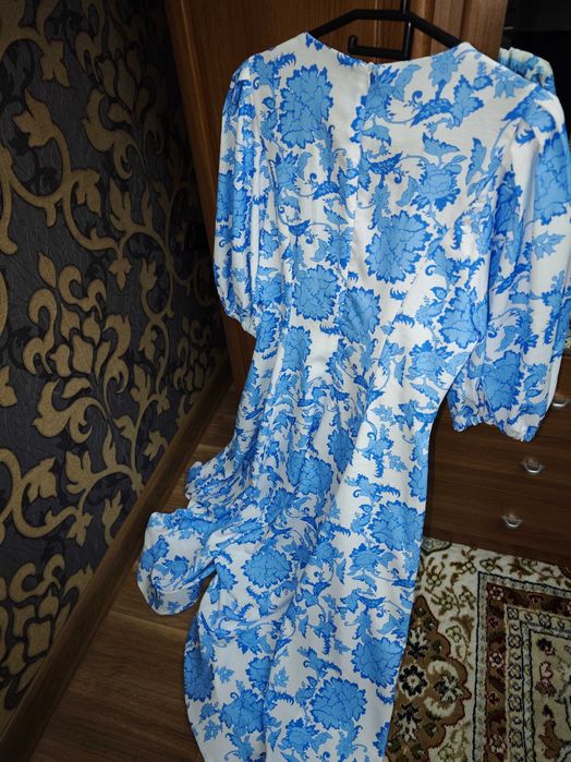 Платье бело-синее