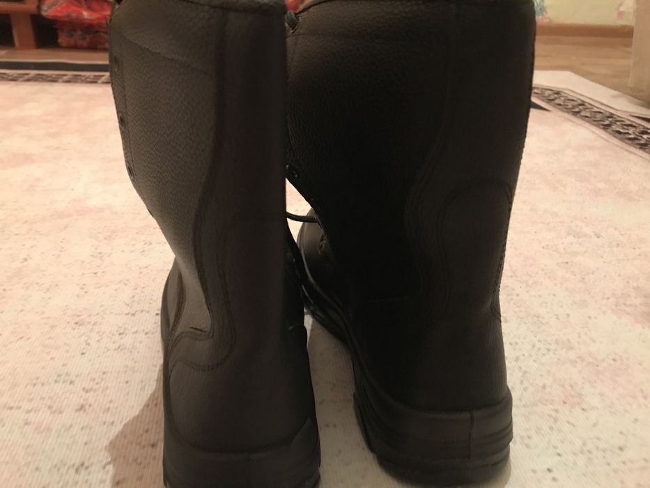 Продам Берцы летние 42 размер новые