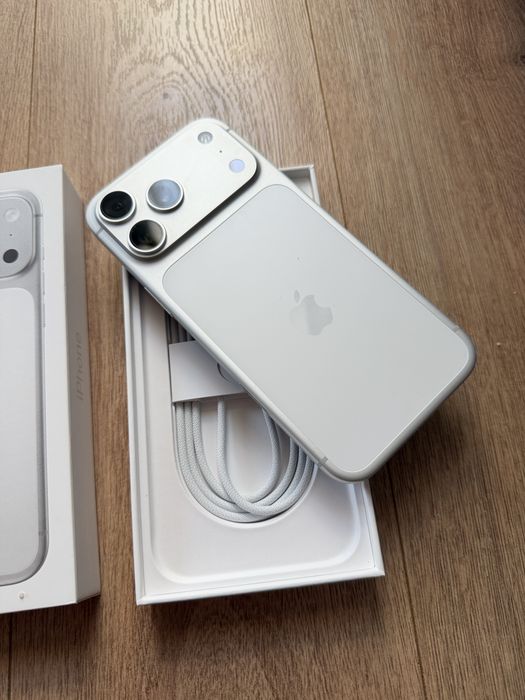 Като НОВ! Iphone 17 PRO MAX 512GB Silver / Като нов!