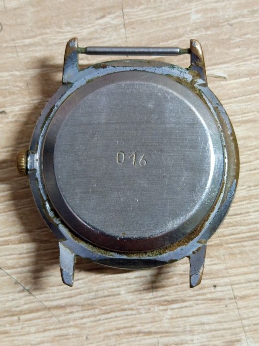 Стар ръчен часовник"Ракета"