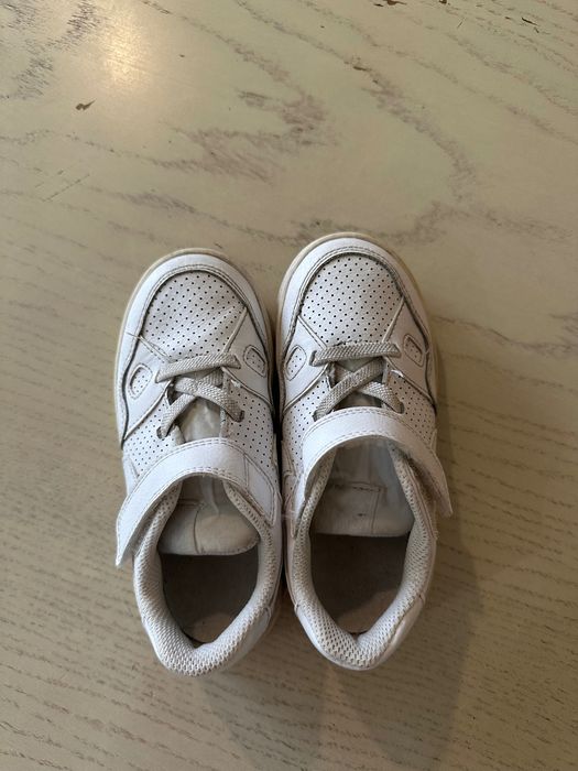 Детски обувки NIKE 26 номер