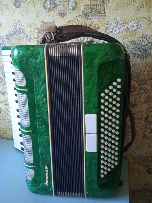 Продам акордеон Квинта.