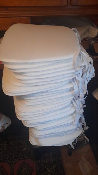 Perne Scaune Noi Model Chiavari