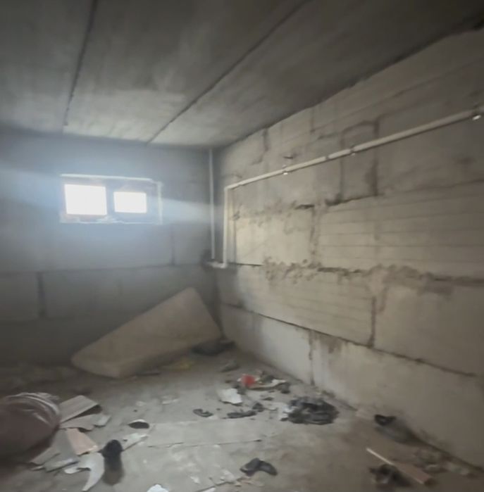 2хоналик подвал квартира сотилади, шарк2,Чевар оркасида