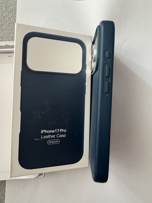 Husă Leather MagSafe iPhone 17 Pro, albastru închis, nouă, cu animație/logo