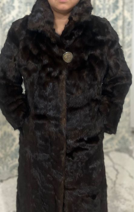 Новая норковая шуба! Цена 100 000тг длинная с вырезом.