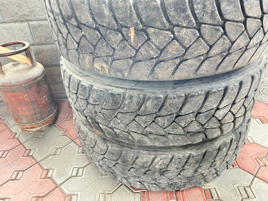 Продам грузовую резину