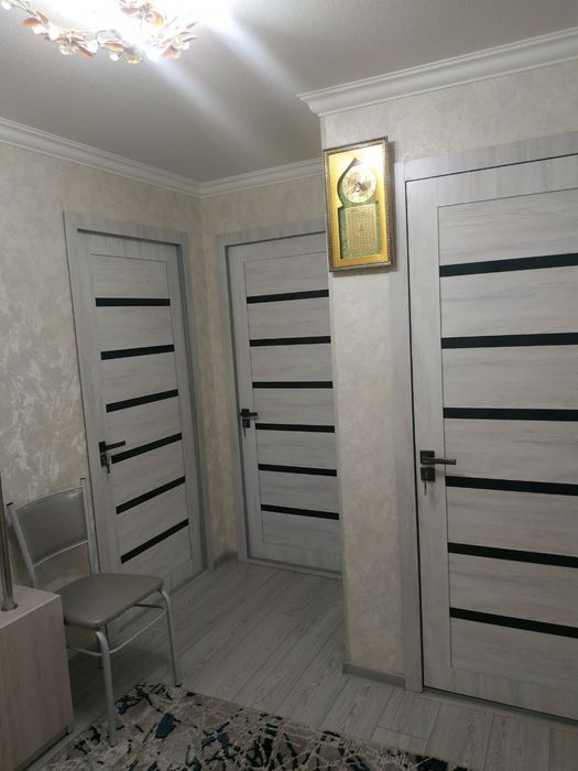 Яккасарой р-н, тц NEXT олдида 3 хонали квартира сотилади. TL