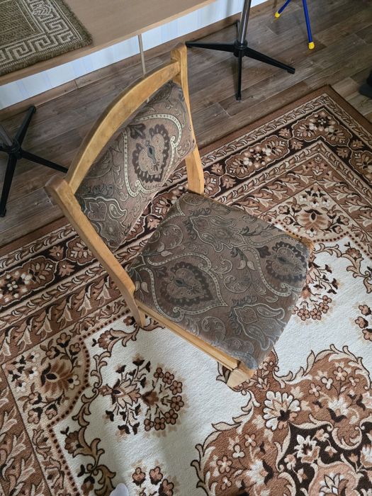 Продам деревянные стулья