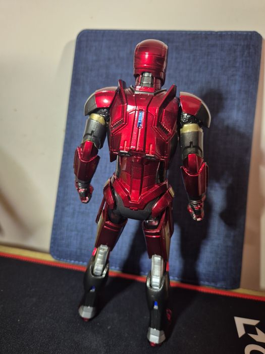 Figurina Iron Man mark 16