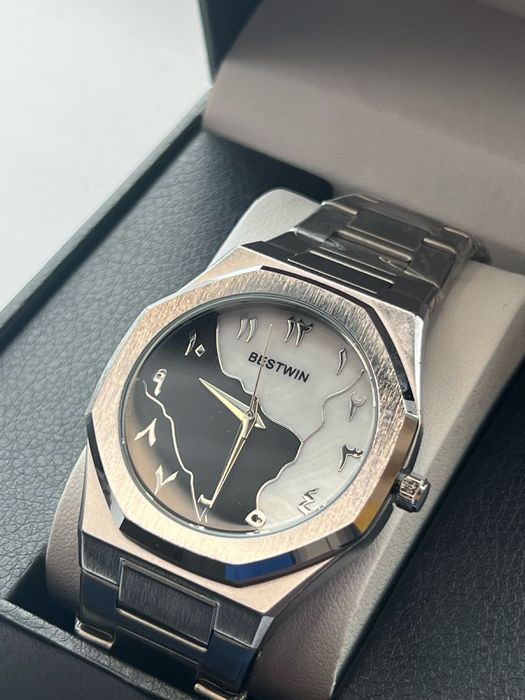 Часы l rabic watch