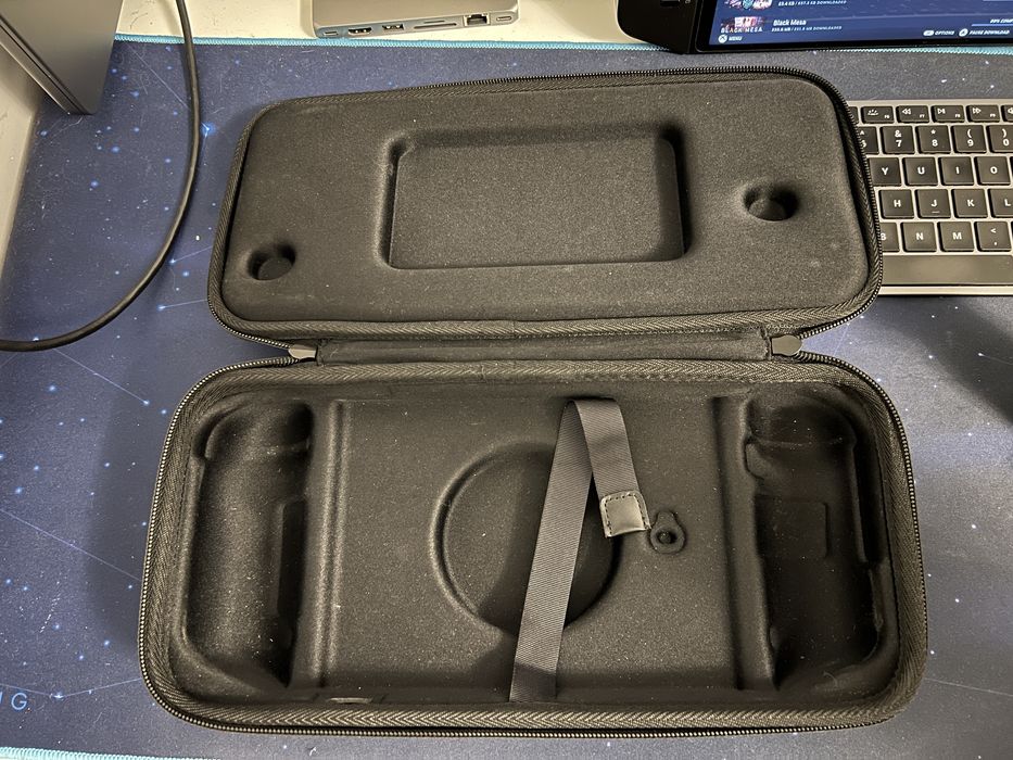 Consolă Legion Go Z1 Extreme cu SteamOS, 16GB RAM,512GB SSD