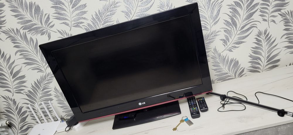 Продам ТВ LG 32LK331-ZA