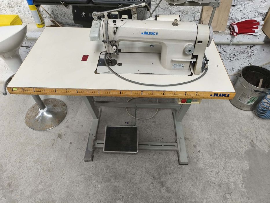 Професионална едноиглова права шевна машина Juki
