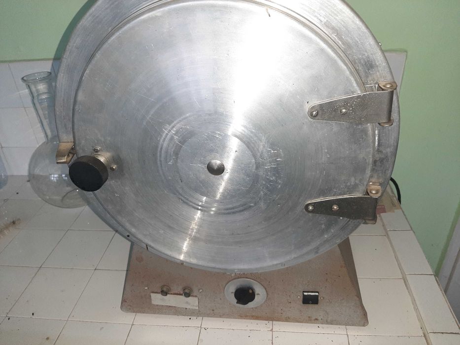 Лабораторна сушилня