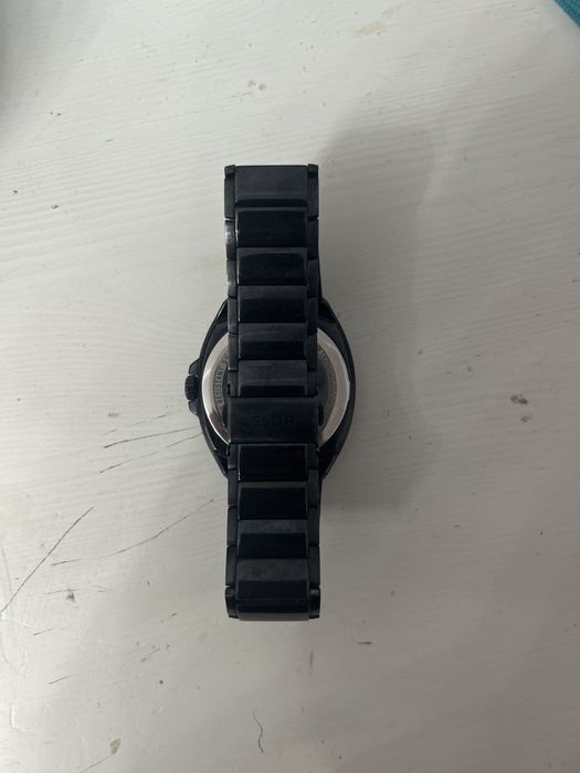 Продам Б/У часы boss оригинал