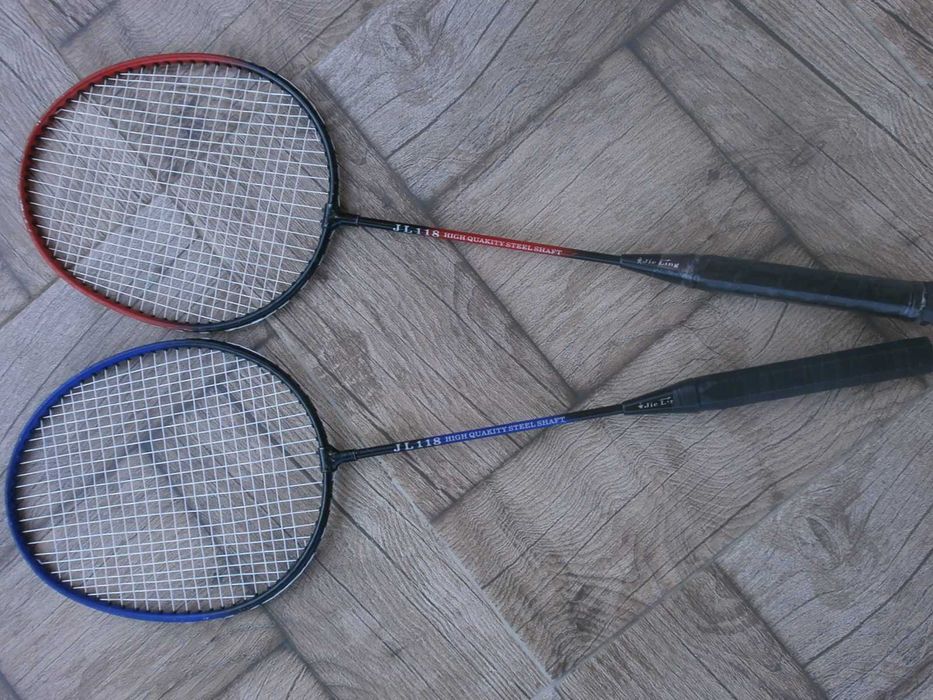 3бр Чисто Нов Качествен Федербал Бадминтон и Чисто Нови Перца