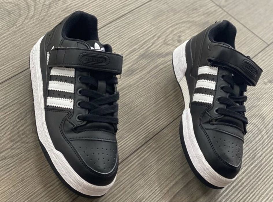 Adidas оригинал кожанные 37-37,5 размер
