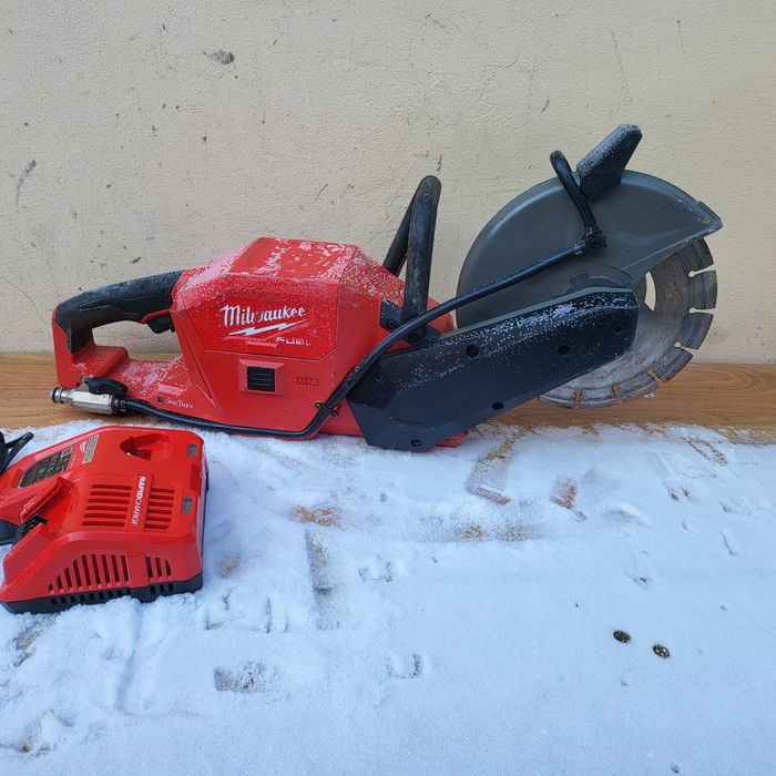 Fierăstrău debitare cu acumulator  Milwaukee M18 FCOS239