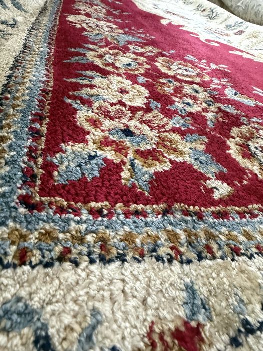 Ковер шелковый в отличном состоянии