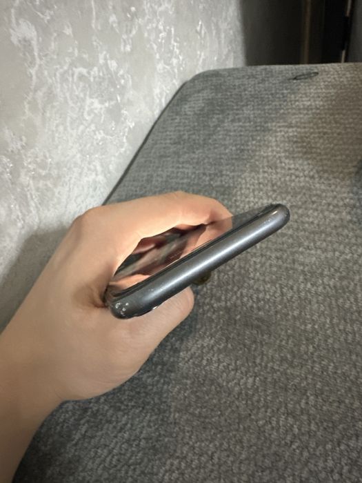 Продам Iphone 11 128
