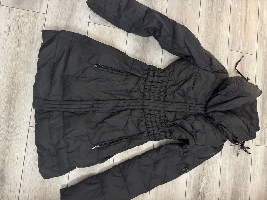 Geaca neagra guess xs 100%originala lunga cambrata