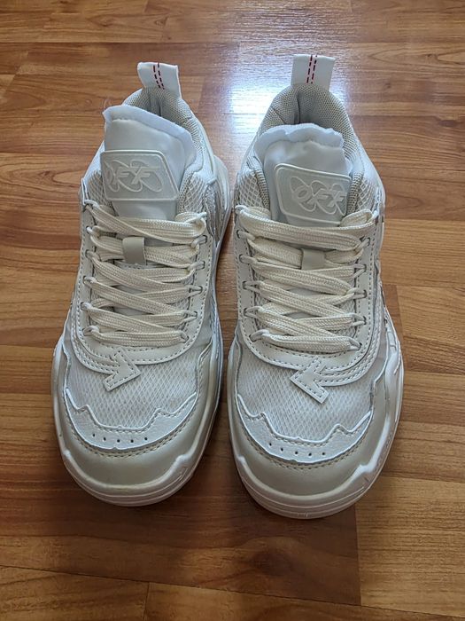 Adidasi off white odsy -1000