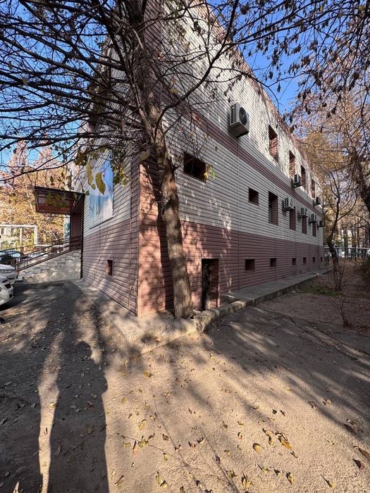 продаётся клиника  Чиланзар 915 м²