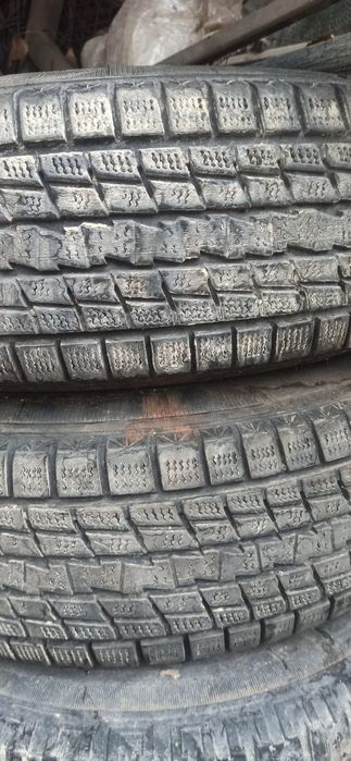 Резина зимняя с дисками 2 балона на делику