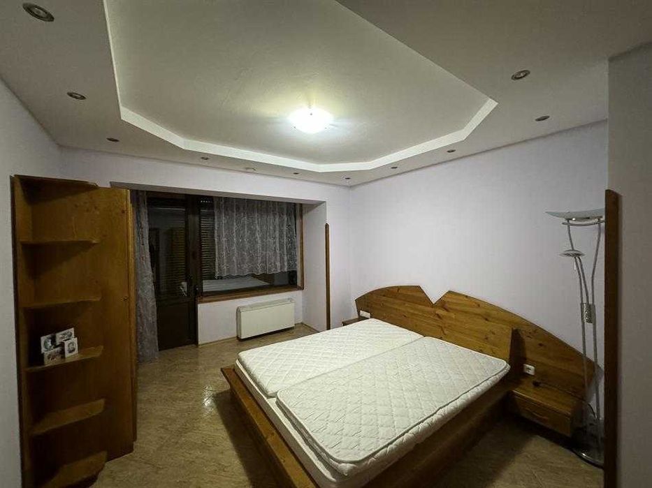 Дава се под наем Къща в Габрово, Център - 220 кв.м за 765 € - Снимка #4