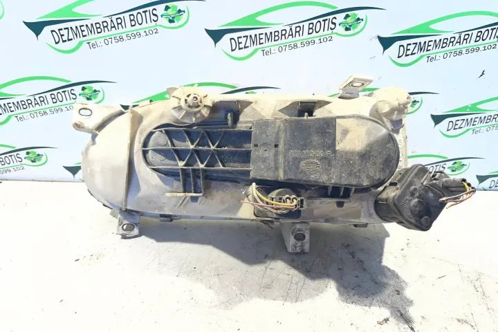 Far dreapta 139 174-00 R Volkswagen VW Golf 1996 1.6 MT (75 hp)