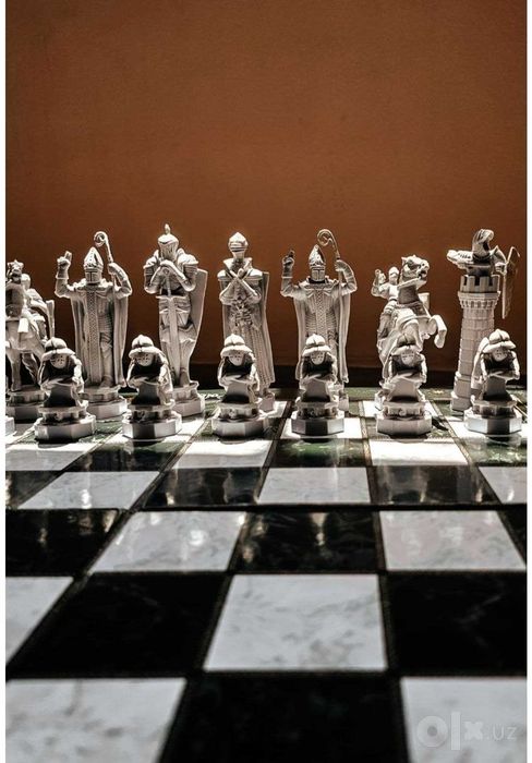 «Шахматы Гарри Поттера» (Harry Potter Wizard Chess Set)
